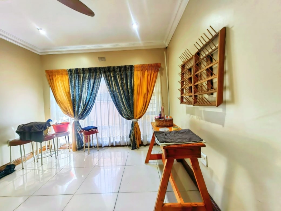 5 Bedroom Property for Sale in Grimbeeck Park North West